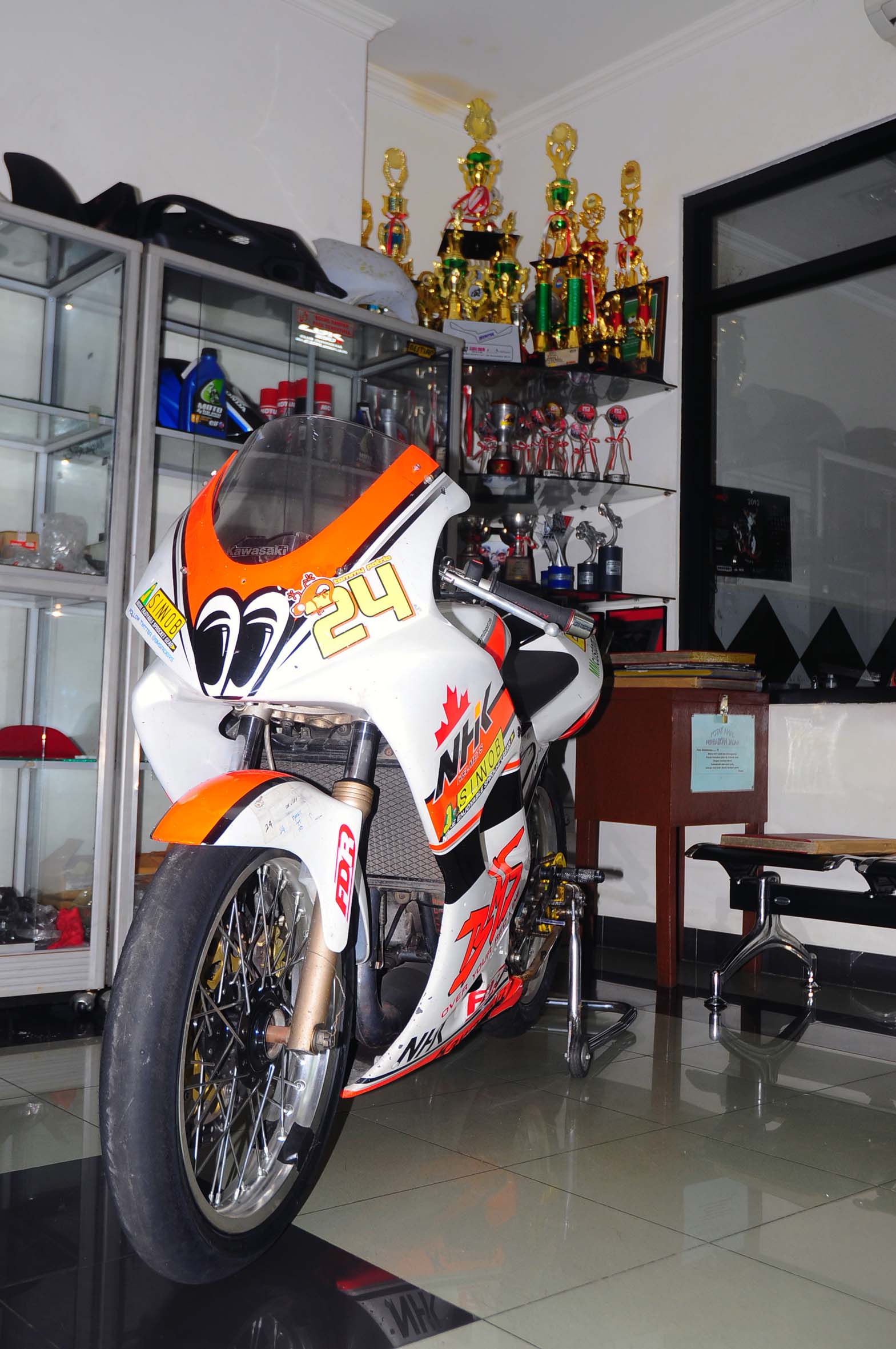 Wareh Modif Kawasaki Ninja RR 150 Sporty GP Orange White