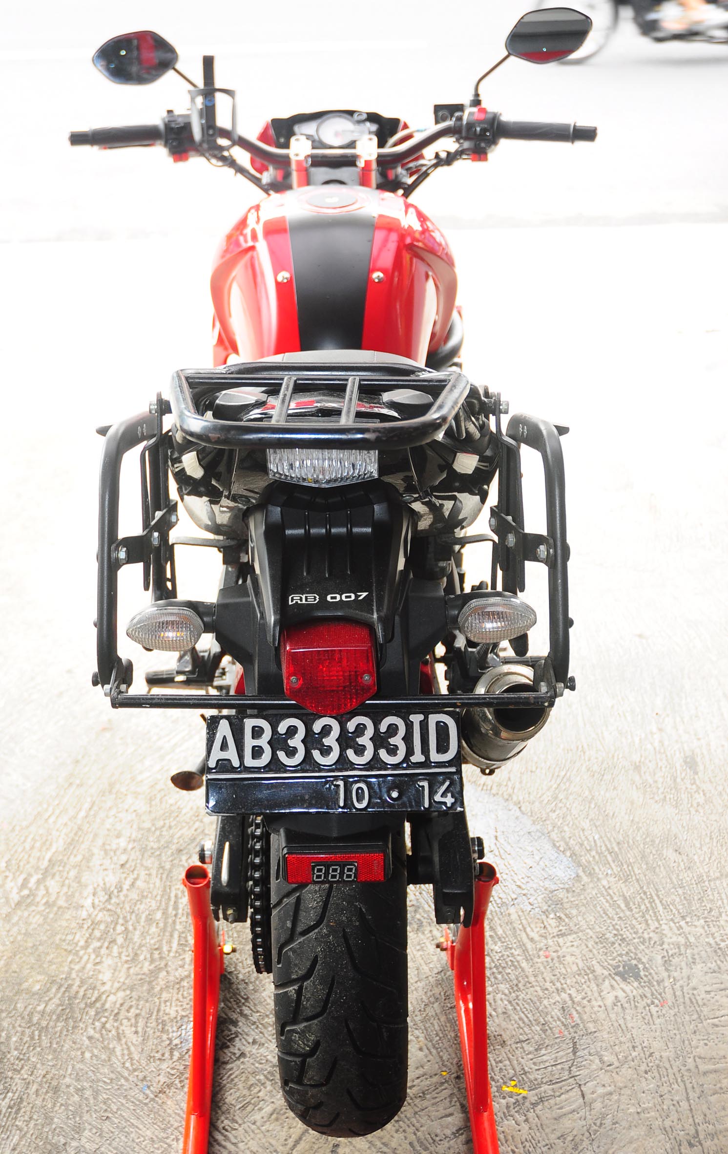 Gambar Modifikasi Yamaha Byson Menjadi Ducati Monster Pangeran
