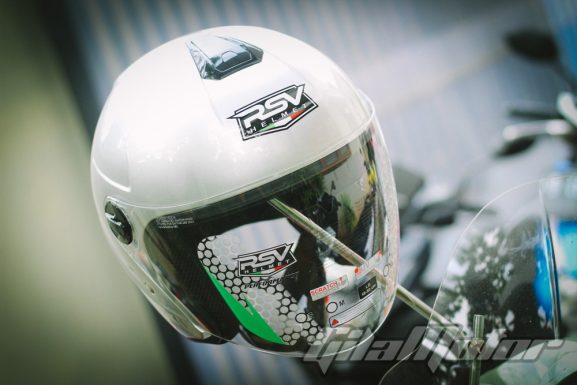 Review RSV Helmet Super Color: Helm Stylish yang Tawarkan Dua Gaya