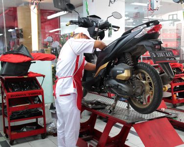 Service Berkala Motor Honda Lebih Enak Pakai “Paket Hebat”