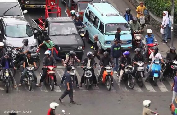 Kebiasaan Pengendara Motor